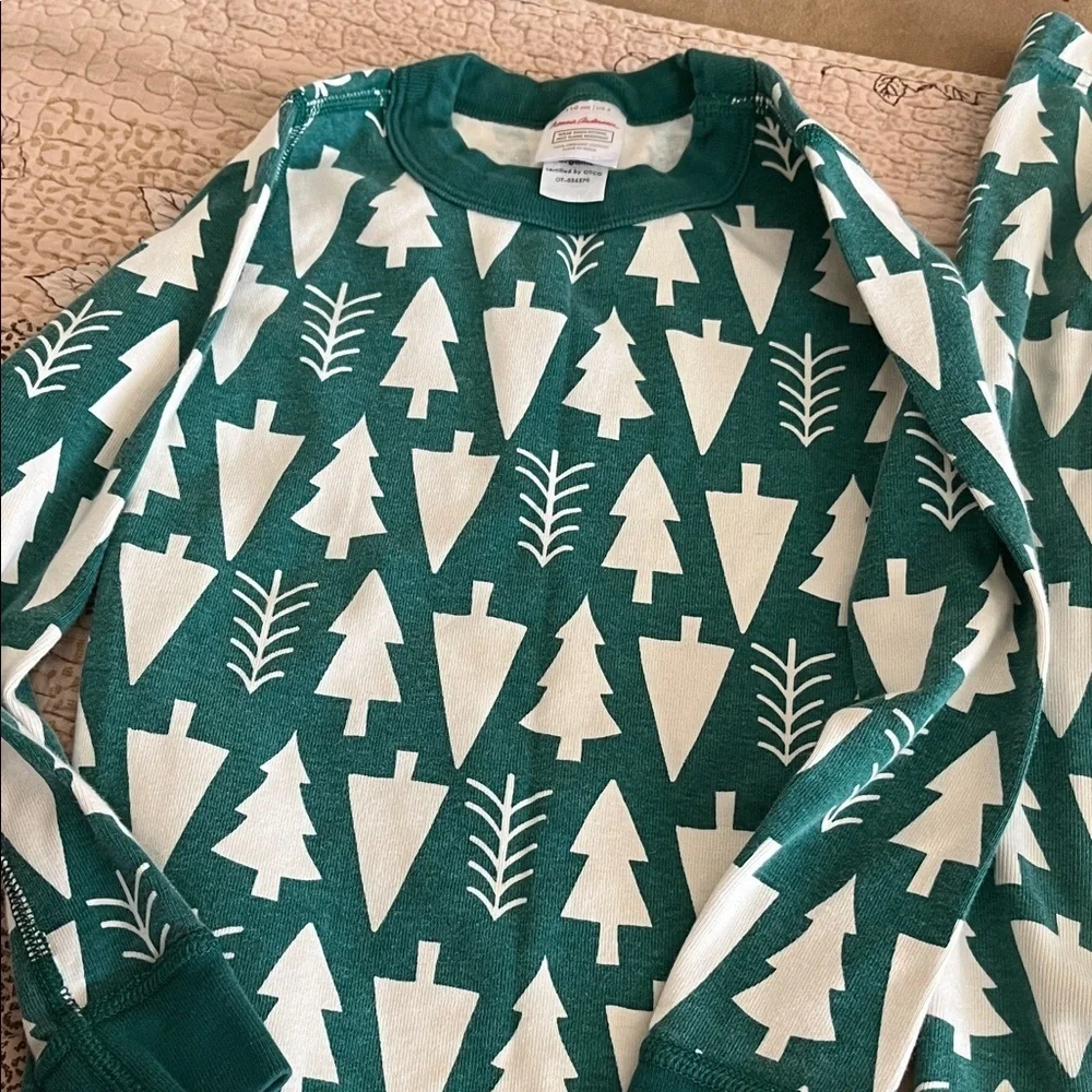 Hanna Andersson striped long sleeved Pajamas Green Christmas Tree Print  S 5